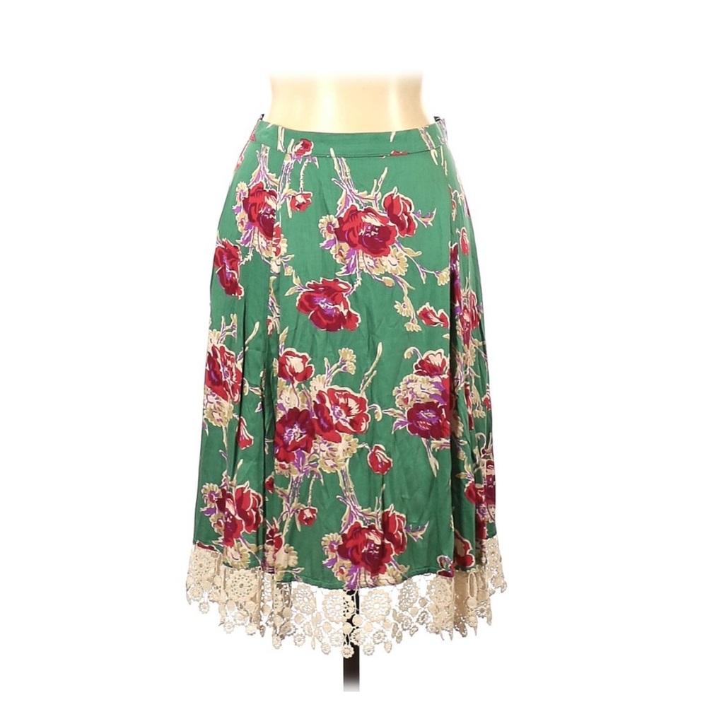 Beautiful mid-length Medium Jane & Hudson skirt